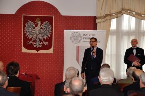 Uroczystość wręczenia Krzyży Wolności i Solidarności, Poznań 19 grudnia 2016. Na zdj. dr Jarosław Szarek, prezes IPN
